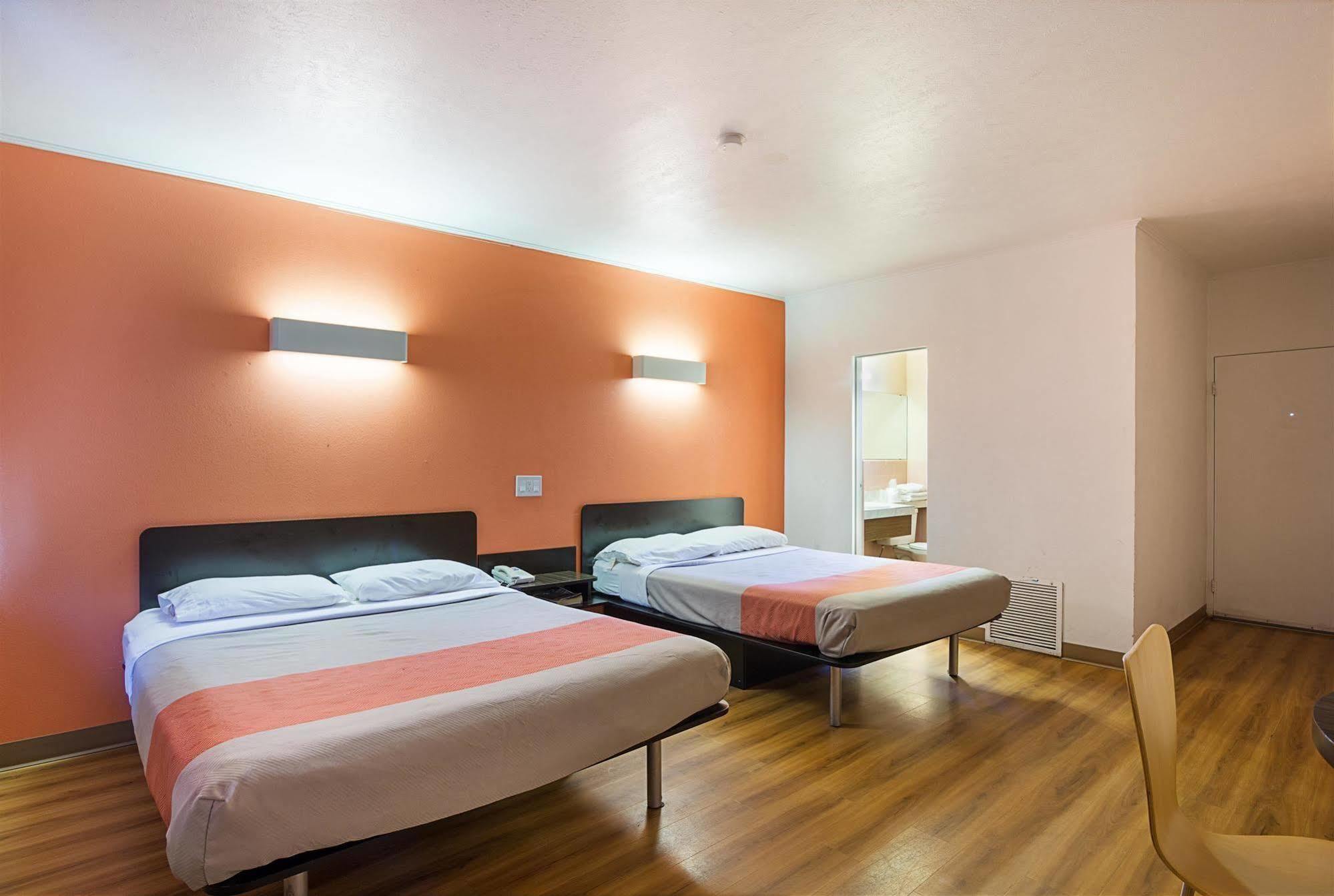 Motel 6 Хоббс Экстерьер фото