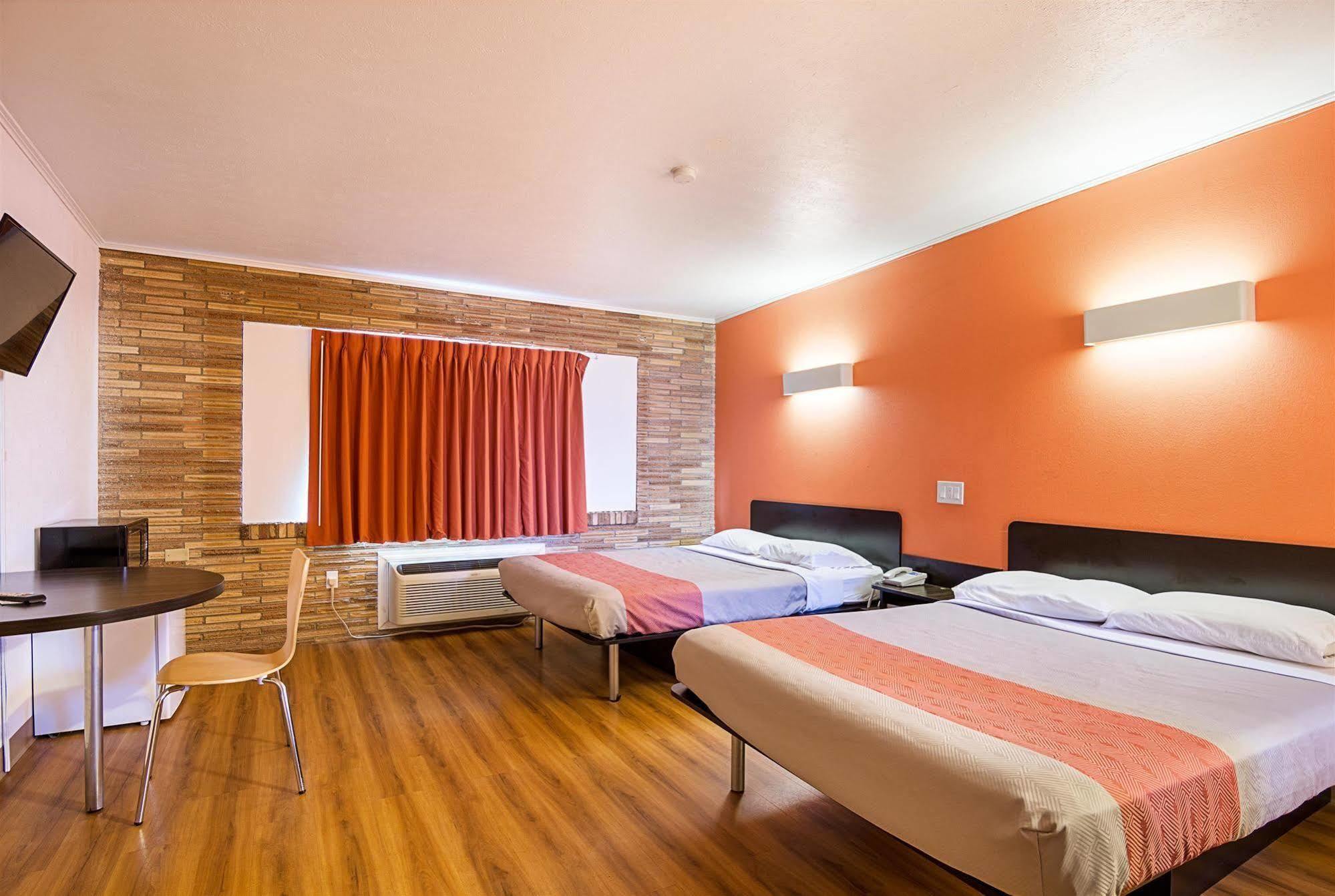 Motel 6 Хоббс Экстерьер фото