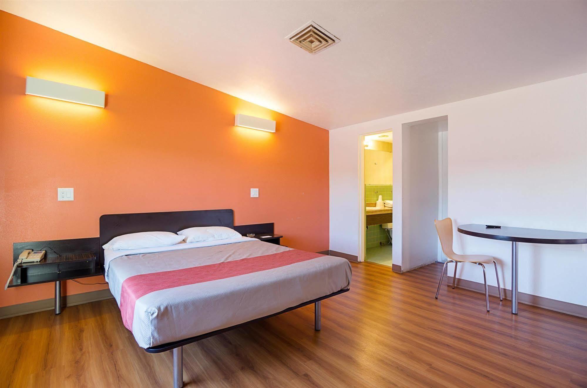 Motel 6 Хоббс Экстерьер фото